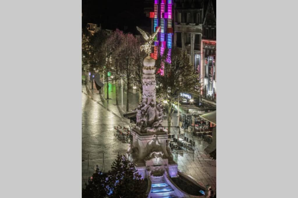Reims Centre : Appartement Lumineux Et Atypique 46, Place D'Erlon Luaran gambar