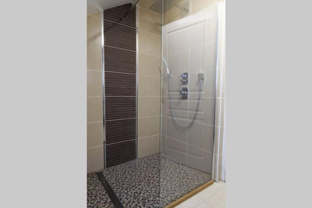 Reims Centre : Appartement Lumineux Et Atypique 46, Place D'Erlon Luaran gambar