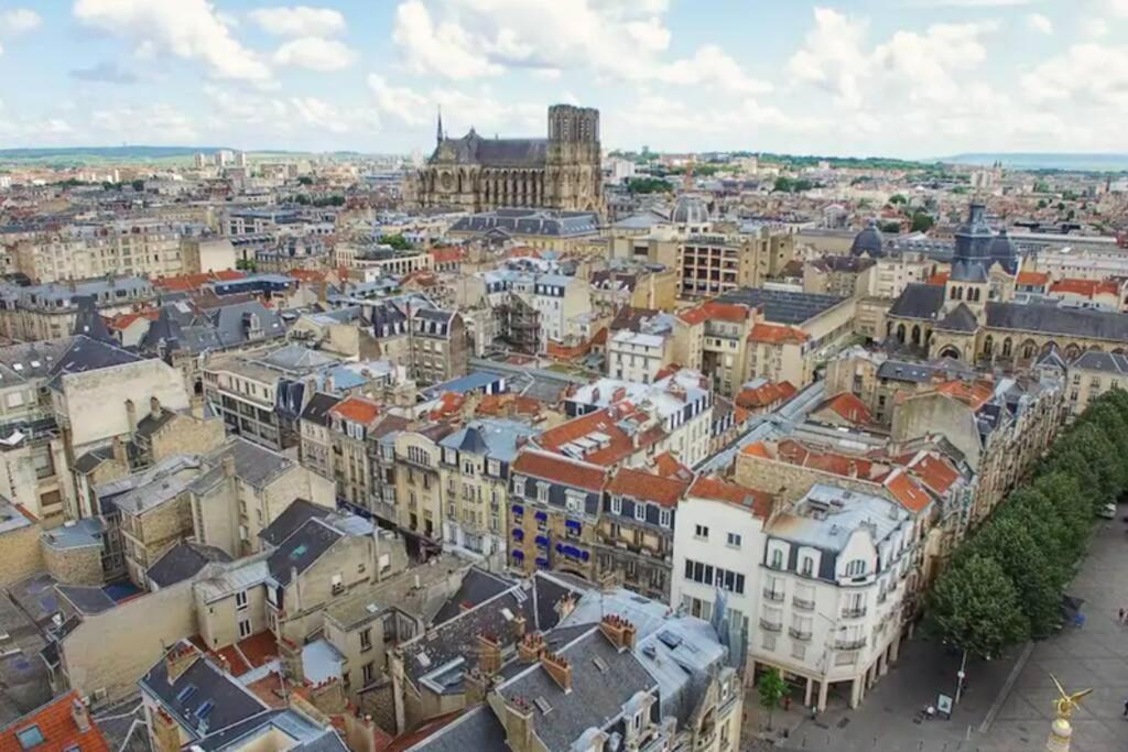 Reims Centre : Appartement Lumineux Et Atypique 46, Place D'Erlon Luaran gambar