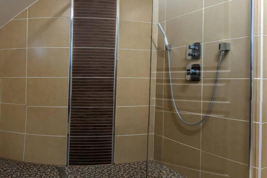 Reims Centre : Appartement Lumineux Et Atypique 46, Place D'Erlon Luaran gambar