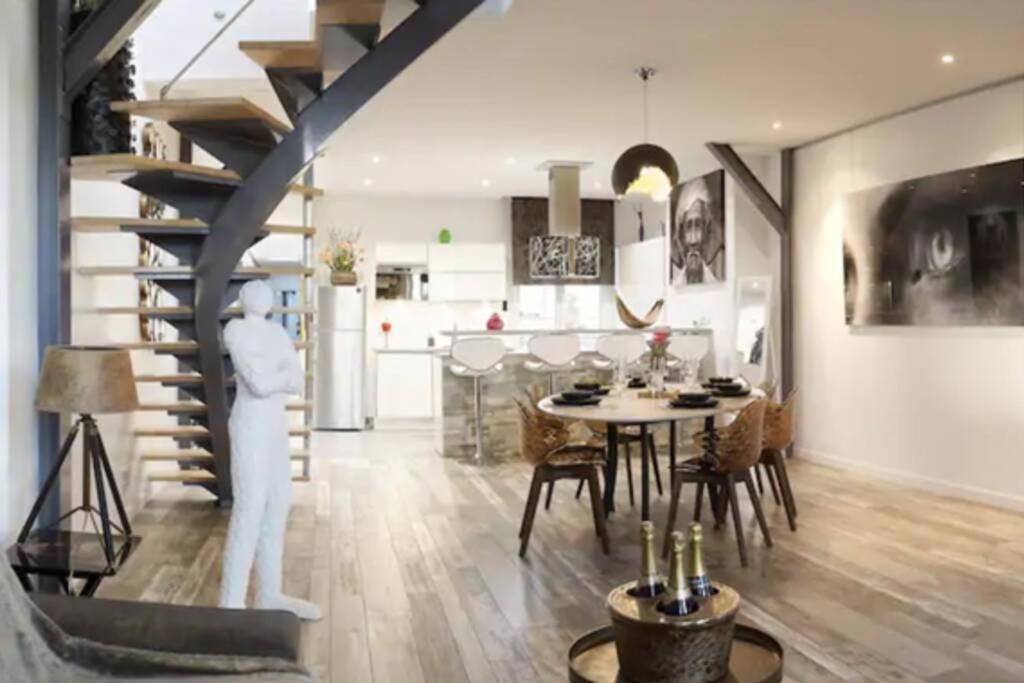 Reims Centre : Appartement Lumineux Et Atypique 46, Place D'Erlon Luaran gambar